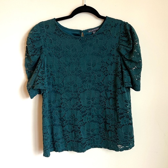 Adrianna Papell Tops - Adrianna Papell Emerald Green Lace Top